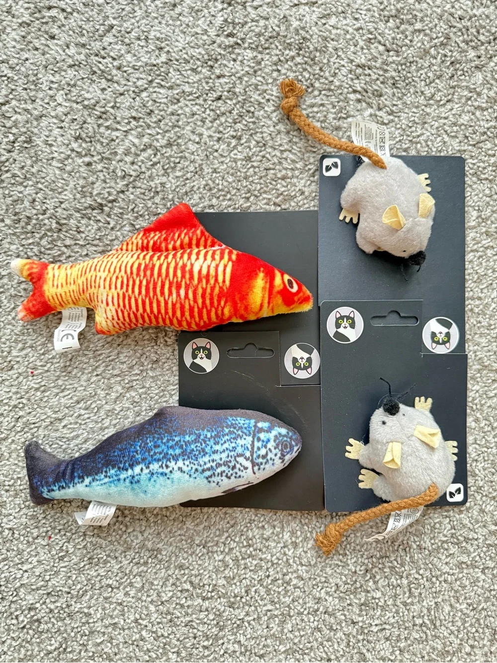Set of 4 Plush Cat Toys - Fish and Mice with catnip Brand New